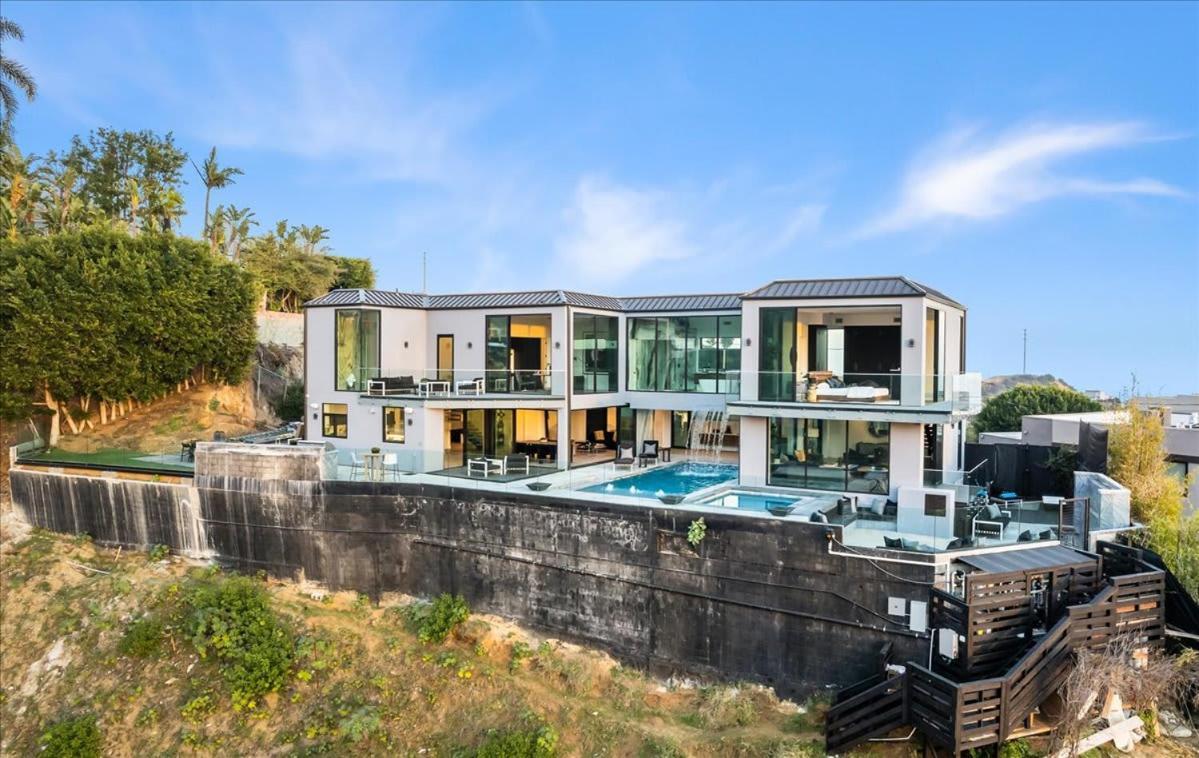 The Hollywood Observatory A Masterpiece Of Modern Luxury And Elegance