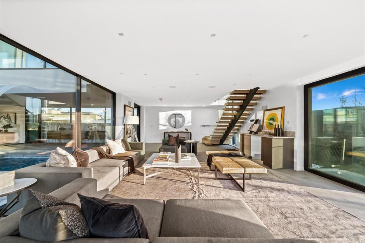 Holiday home The Hollywood Observatory A Masterpiece Of Modern Luxury And Elegance *
